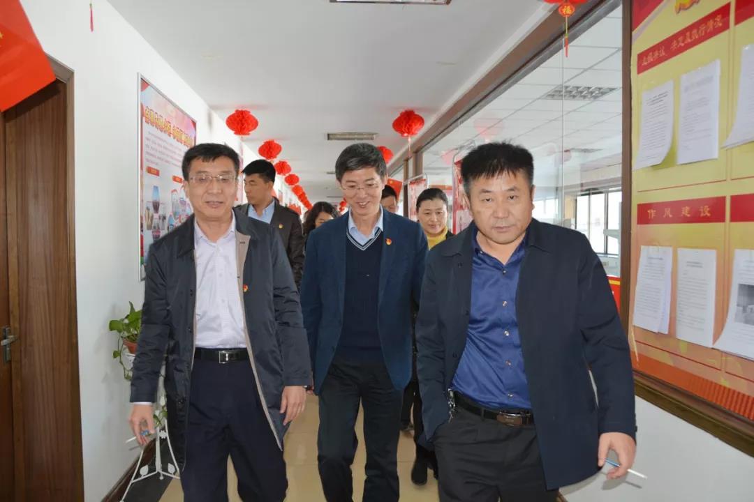 威海市场监管局观摩团到文登义乌小商品市场参观党建工作